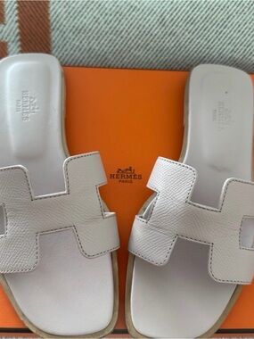 Hermès Pink Leather Slide Sandals
